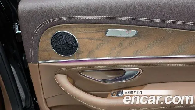 Mercedes-Benz E-Class 2019 — Şəkil 23/30