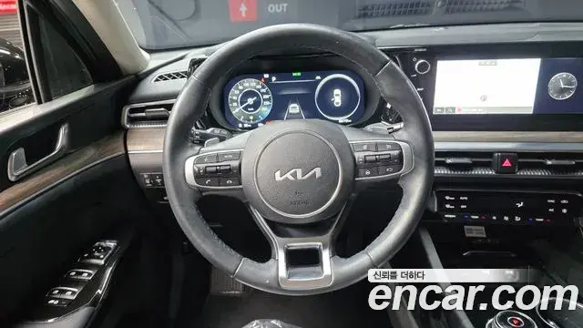 Kia K5 2023 — Photo 10/30