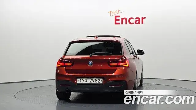 BMW 1 Series 2018 — Şəkil 29/31