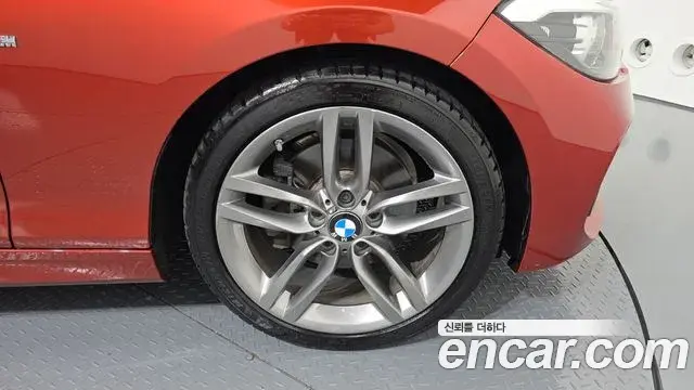 BMW 1 Series 2018 — Şəkil 30/31