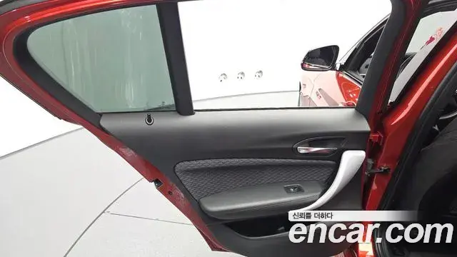 BMW 1 Series 2018 — Şəkil 26/31