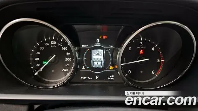 Land Rover Discovery 5 2018 — ფოტო 12/20