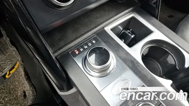 Land Rover Discovery 5 2018 — ფოტო 10/20