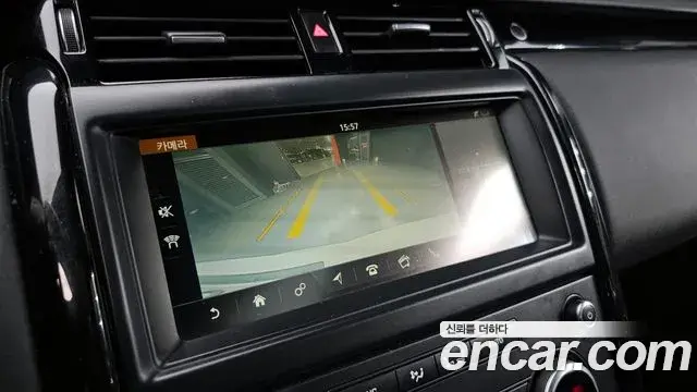Land Rover Discovery 5 2018 — ფოტო 15/20
