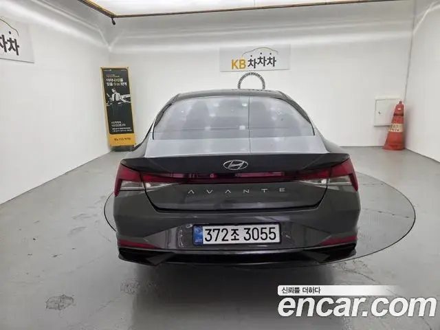 Hyundai The New Avante Hybrid 2021 — Photo 11/19