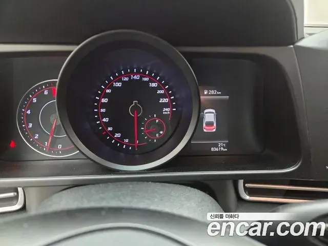 Hyundai The New Avante Hybrid 2021 — Photo 17/19