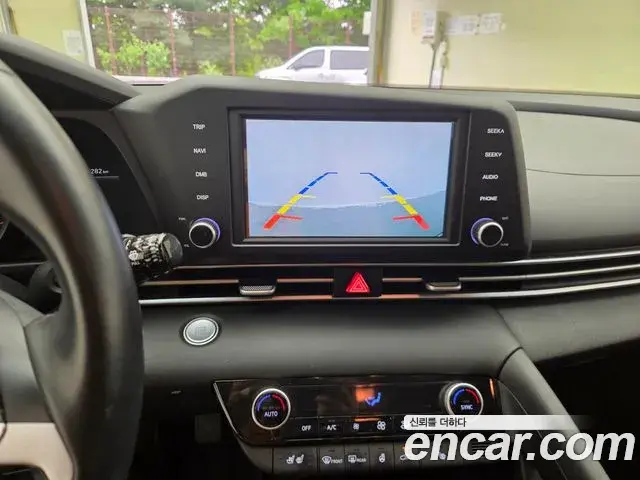 Hyundai The New Avante Hybrid 2021 — Photo 13/19