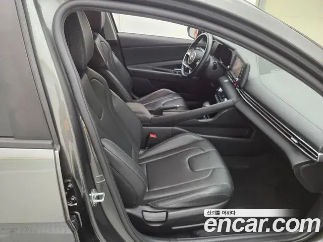 Hyundai The New Avante Hybrid 2021 — Photo 12/19