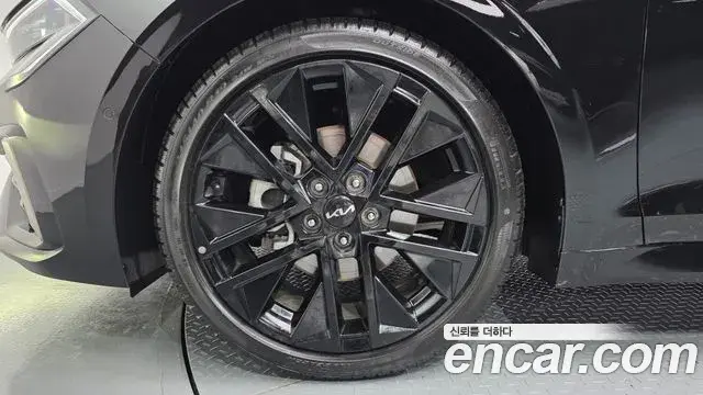 Kia K5 2024 — Şəkil 13/30