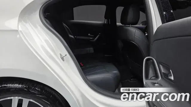 Mercedes-Benz A-Class 2023 — Şəkil 18/30