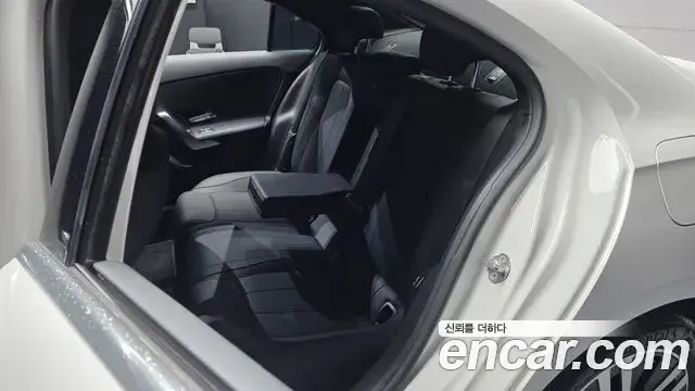 Mercedes-Benz A-Class 2023 — Şəkil 27/30