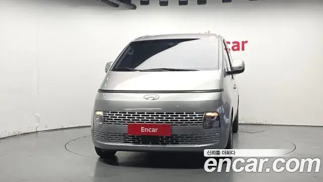 Hyundai Staria 2021 — Photo 2/30