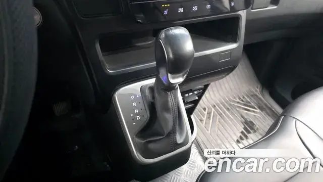 Hyundai Staria 2021 — Photo 20/30