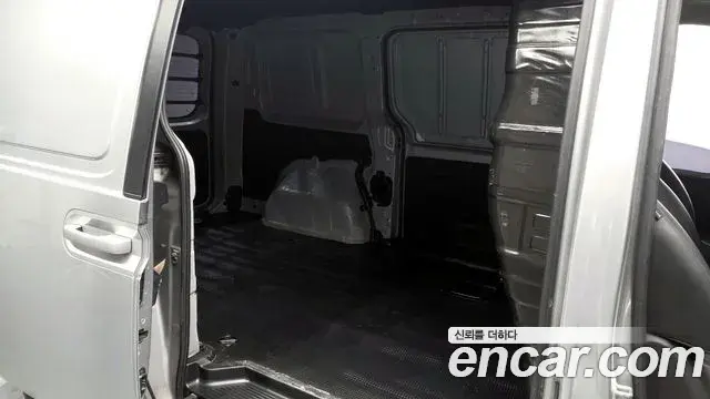 Hyundai Staria 2021 — Photo 7/30