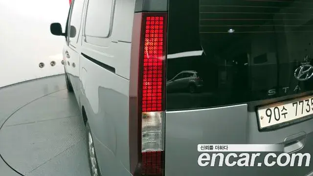 Hyundai Staria 2021 — Photo 13/30