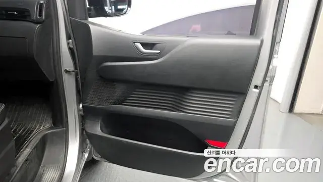 Hyundai Staria 2021 — Photo 18/30