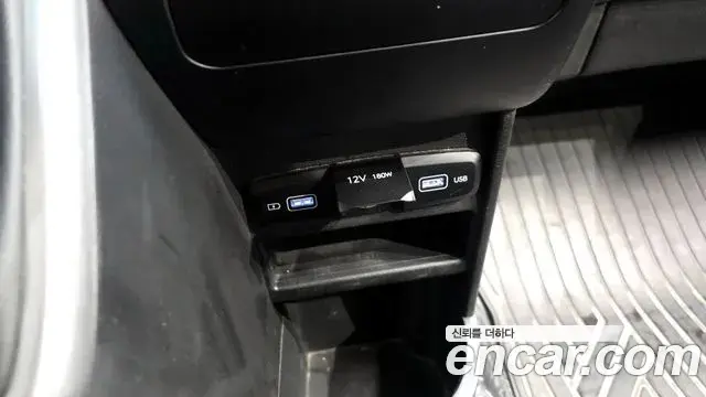 Hyundai Staria 2021 — Photo 6/30