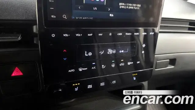 Hyundai Staria 2021 — Photo 27/30