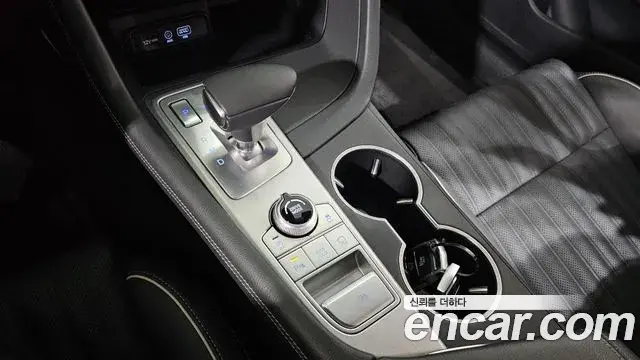 Genesis G70 2018 — Şəkil 19/20