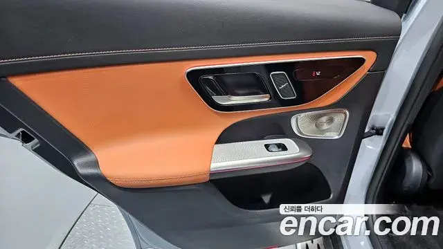 Mercedes-Benz GLC-Class 2025 — Şəkil 28/32
