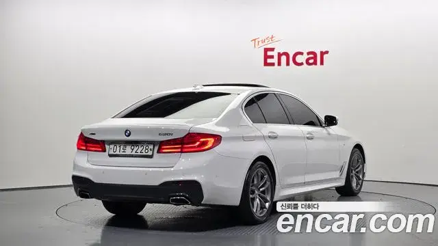 BMW 5 Series 2018 — Photo 2/34