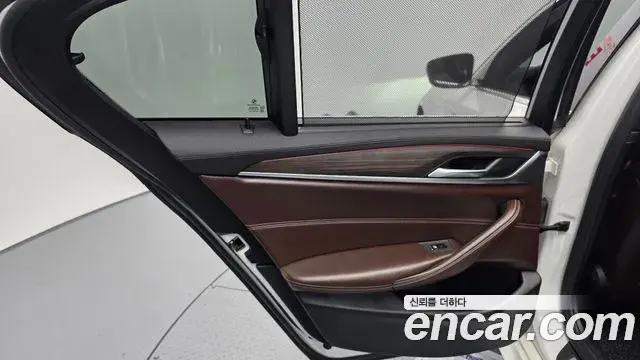 BMW 5 Series 2018 — Photo 6/34