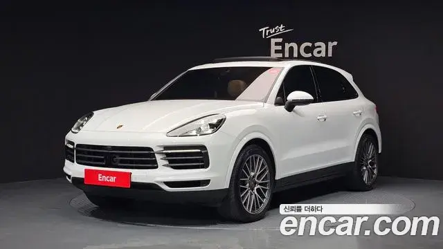 Porsche Cayenne 2022 — ფოტო 6/30