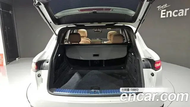 Porsche Cayenne 2022 — ფოტო 1/30