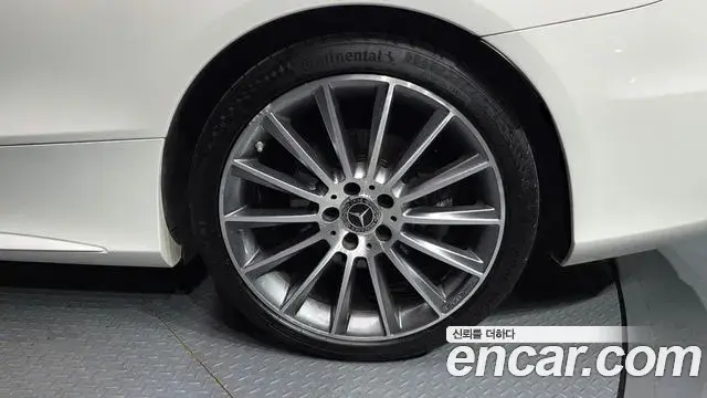 Mercedes-Benz C-Class 2018 — Photo 23/31