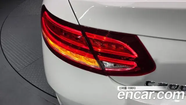 Mercedes-Benz C-Class 2018 — Photo 13/31