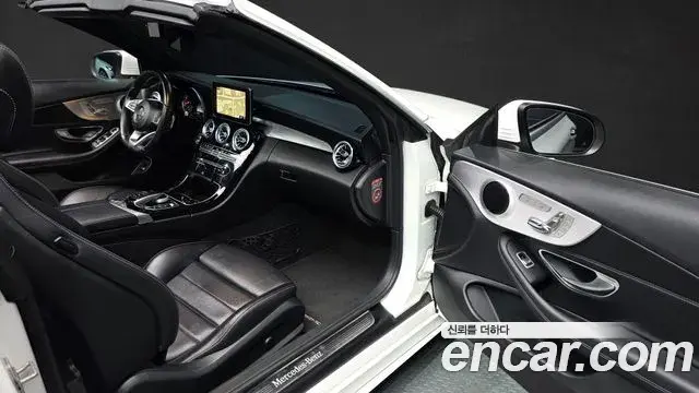 Mercedes-Benz C-Class 2018 — Photo 12/31