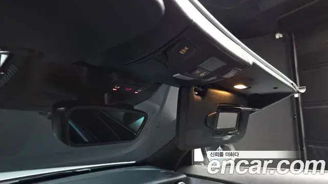 Mercedes-Benz C-Class 2018 — Photo 9/31