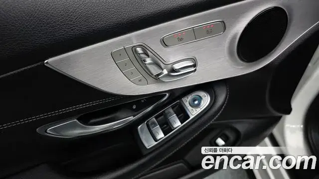 Mercedes-Benz C-Class 2018 — Photo 30/31