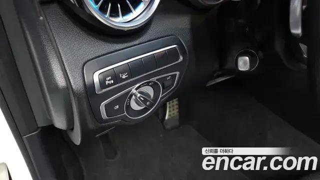 Mercedes-Benz C-Class 2018 — Photo 26/31