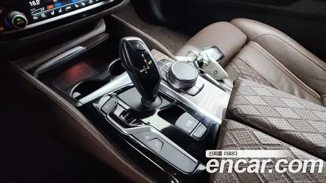 BMW 5 Series 2018 — Фото 9/20