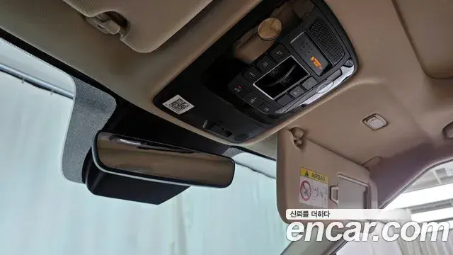 Kia Carnival 2020 — Şəkil 23/32
