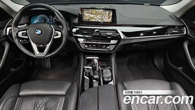 BMW 5 Series 2019 — Фото 10/20