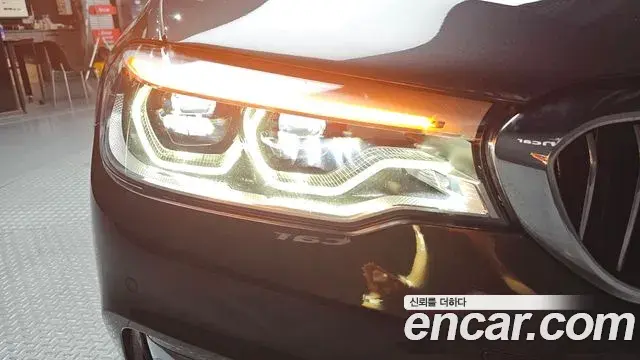 BMW 5 Series 2019 — ფოტო 23/32