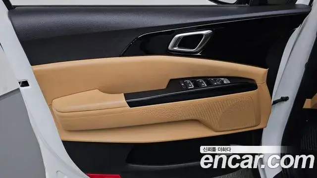 Kia Carnival 2021 — ფოტო 26/31