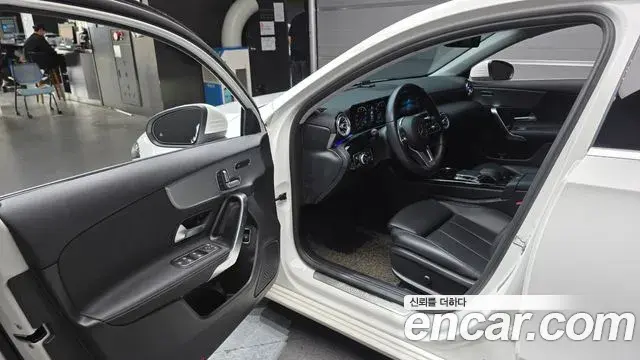 Mercedes-Benz A-Class 2020 — Фото 10/20