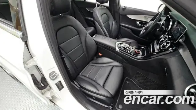 Mercedes-Benz C-Class 2020 — Фото 19/20