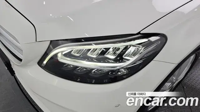 Mercedes-Benz C-Class 2020 — Şəkil 23/31