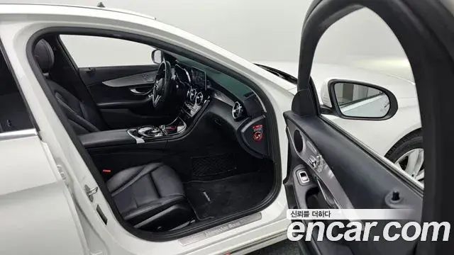 Mercedes-Benz C-Class 2020 — Şəkil 12/31
