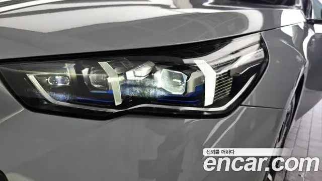 BMW 5 Series 2024 — Şəkil 13/36