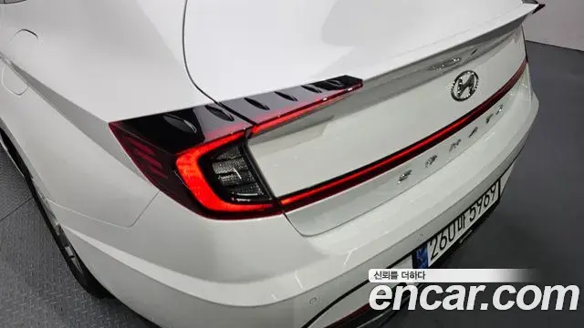 Hyundai Sonata Hybrid 2019 — Şəkil 13/30
