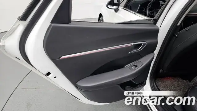 Hyundai Sonata Hybrid 2019 — Şəkil 14/30