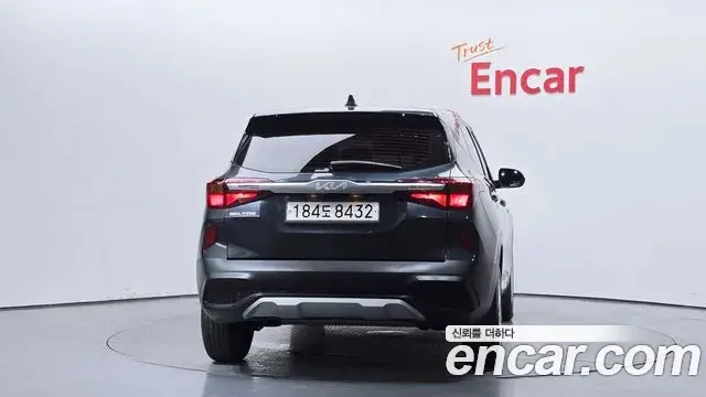 Kia Seltos 2022 — Photo 6/20