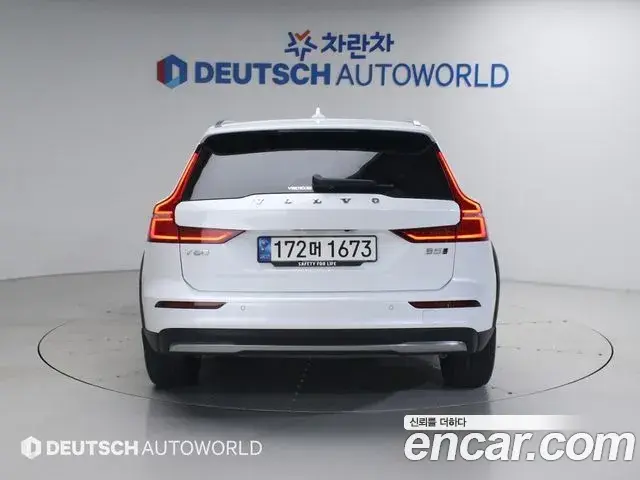 Volvo V60 Cross Country 2023 — Фото 3/20