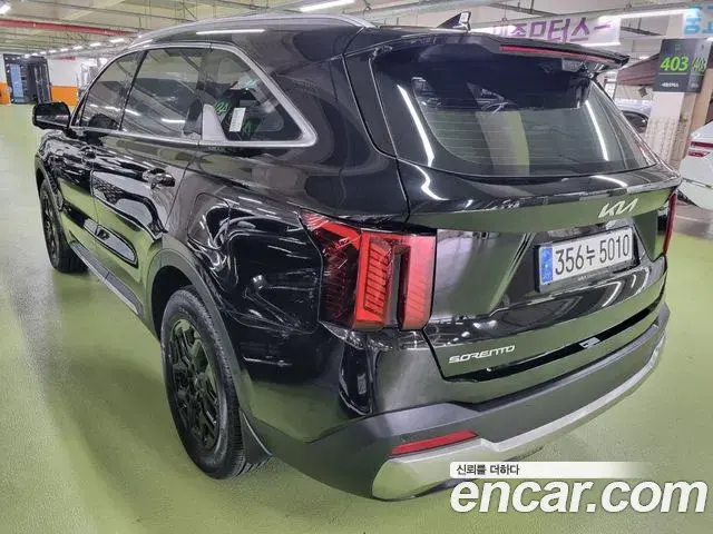 Kia Sorento 2023 — ფოტო 7/18