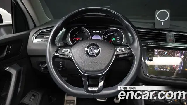 Volkswagen Tiguan 2020 — Фото 12/20